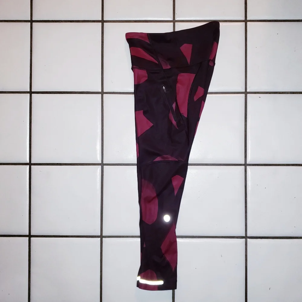 Lululemon All Sport Crop Back Spin Stroke Dashing Purple Black Leggings 2 Yoga